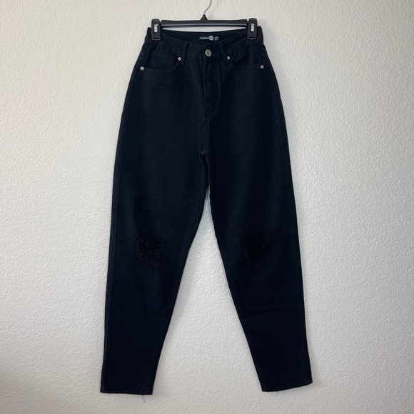 BIN#6 - BOOHOO Women’s size 2 Black Distressed High Rise Dad Jeans - Picture 2 of 3